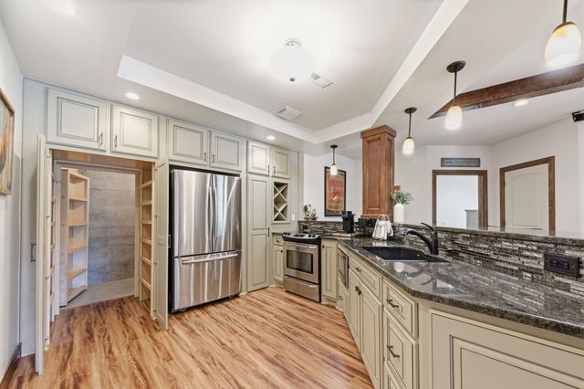 13505 E Equestrian Cir, Wichita, KS 67230