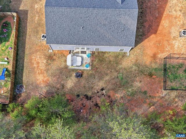 335 CARDINAL RD, Louisa, VA 23093