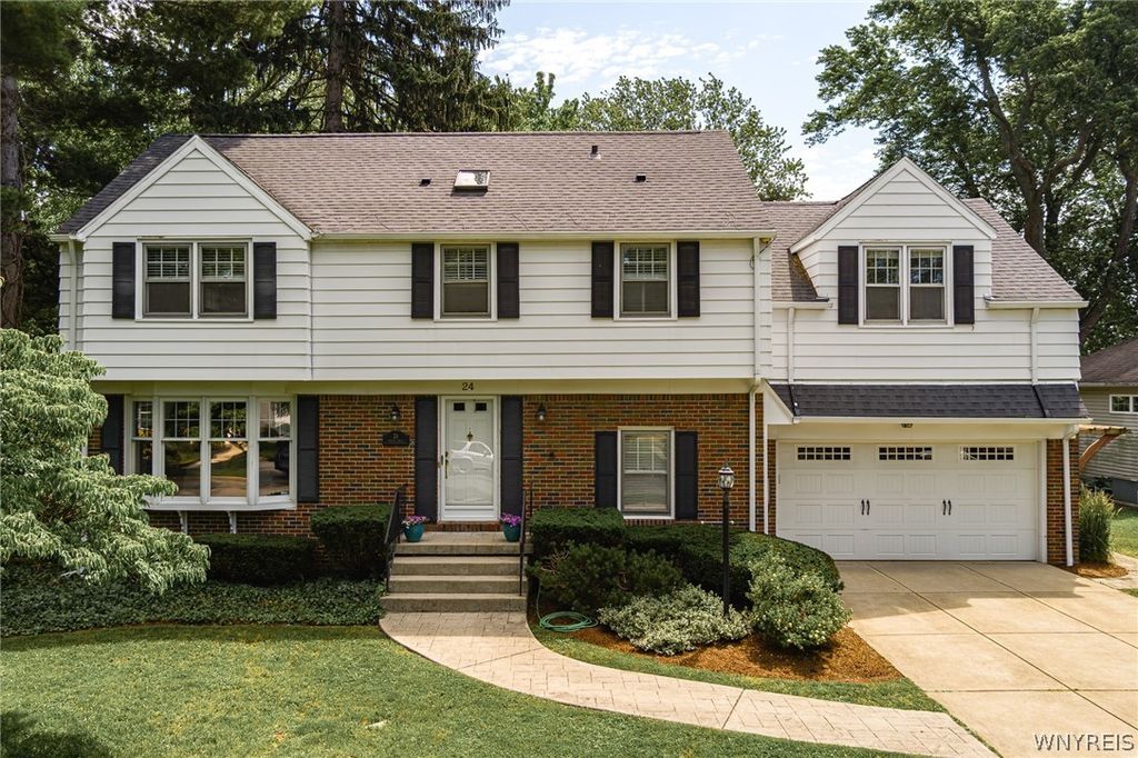 24 Huxley Drive, Amherst, NY 14226