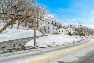 546 River Road, Lincoln, RI 02865