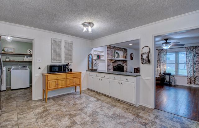 6421 Rolling Hills Dr, North Little Rock, AR 72118