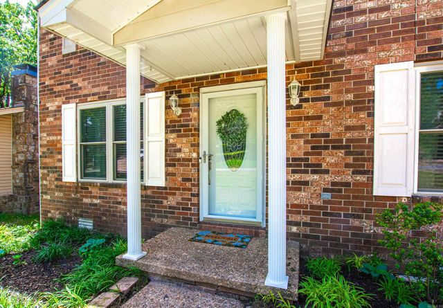 6421 Rolling Hills Dr, North Little Rock, AR 72118