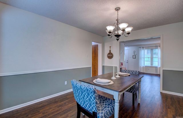 6421 Rolling Hills Dr, North Little Rock, AR 72118