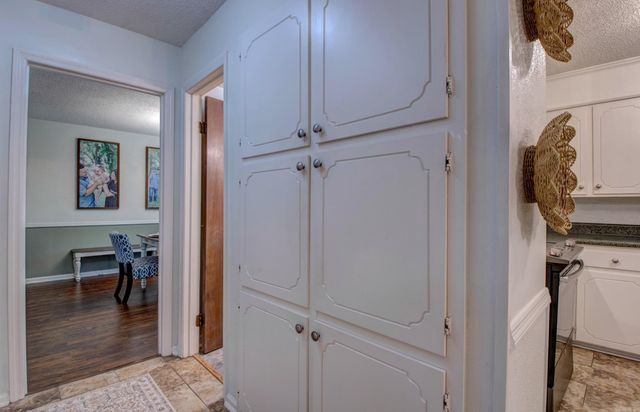 6421 Rolling Hills Dr, North Little Rock, AR 72118