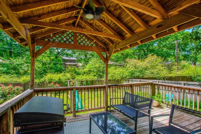 6421 Rolling Hills Dr, North Little Rock, AR 72118