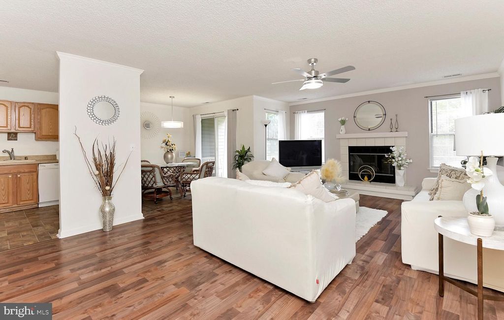 704 EAGLES CHASE DR, Lawrenceville, NJ 08648