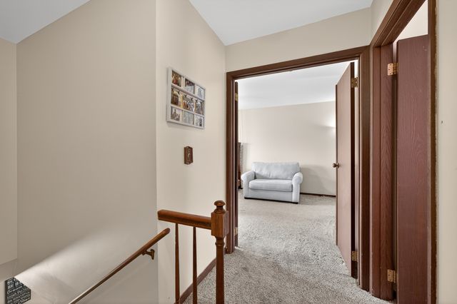 376 Canyon Trail, Carol Stream, IL 60188