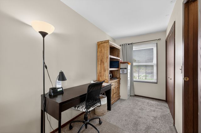 376 Canyon Trail, Carol Stream, IL 60188