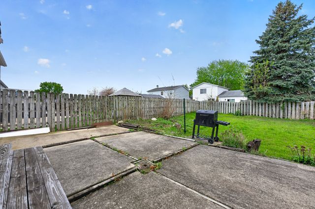 376 Canyon Trail, Carol Stream, IL 60188