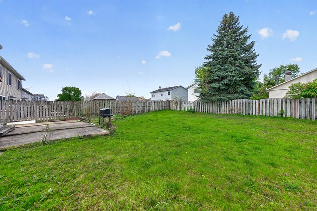 376 Canyon Trail, Carol Stream, IL 60188