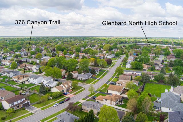 376 Canyon Trail, Carol Stream, IL 60188