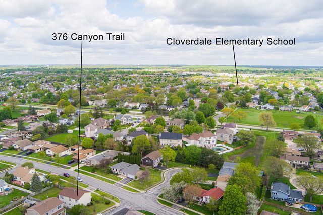 376 Canyon Trail, Carol Stream, IL 60188