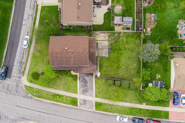 376 Canyon Trail, Carol Stream, IL 60188