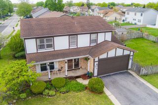 376 Canyon Trail, Carol Stream, IL 60188