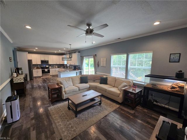 2716 Gilmerton RD, Chesapeake, VA 23323