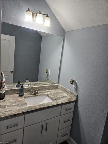 2716 Gilmerton RD, Chesapeake, VA 23323
