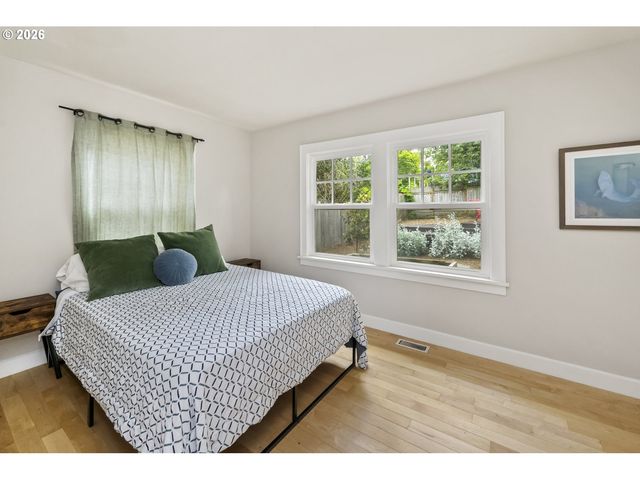 5232 Sw FLORIDA St, Portland, OR 97219