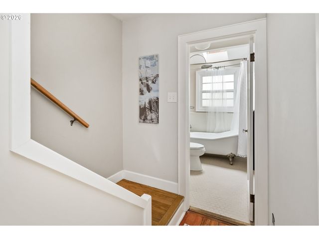 5232 Sw FLORIDA St, Portland, OR 97219