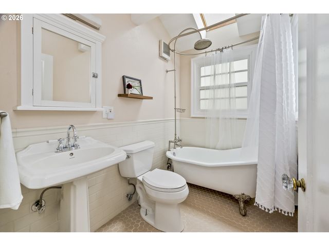 5232 Sw FLORIDA St, Portland, OR 97219