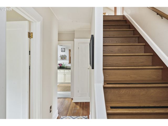 5232 Sw FLORIDA St, Portland, OR 97219