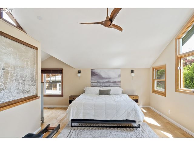 5232 Sw FLORIDA St, Portland, OR 97219