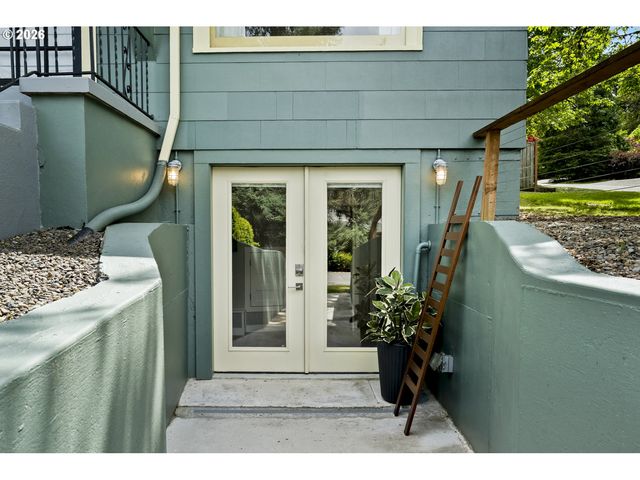 5232 Sw FLORIDA St, Portland, OR 97219