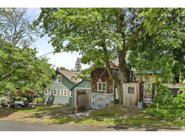 5232 Sw FLORIDA St, Portland, OR 97219
