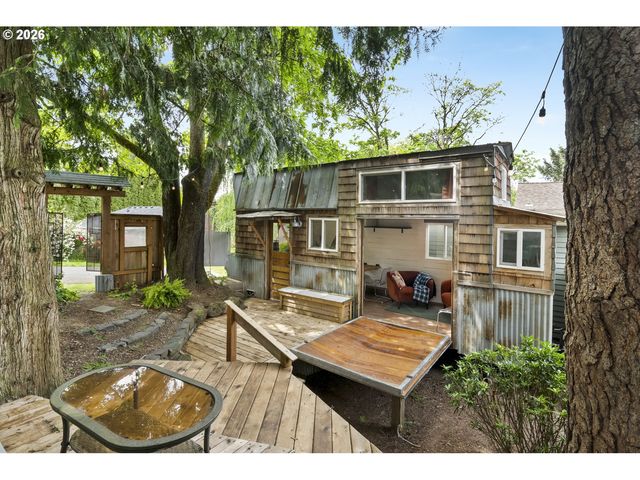 5232 Sw FLORIDA St, Portland, OR 97219