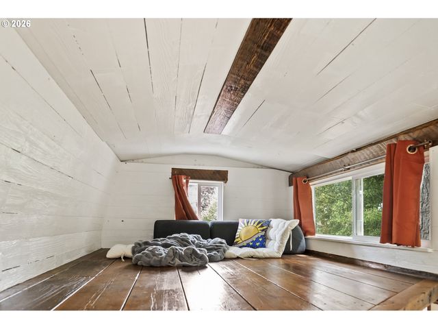 5232 Sw FLORIDA St, Portland, OR 97219