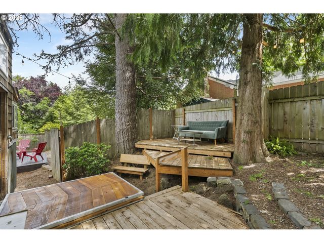5232 Sw FLORIDA St, Portland, OR 97219