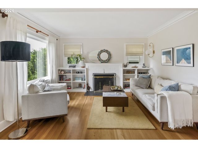 5232 Sw FLORIDA St, Portland, OR 97219