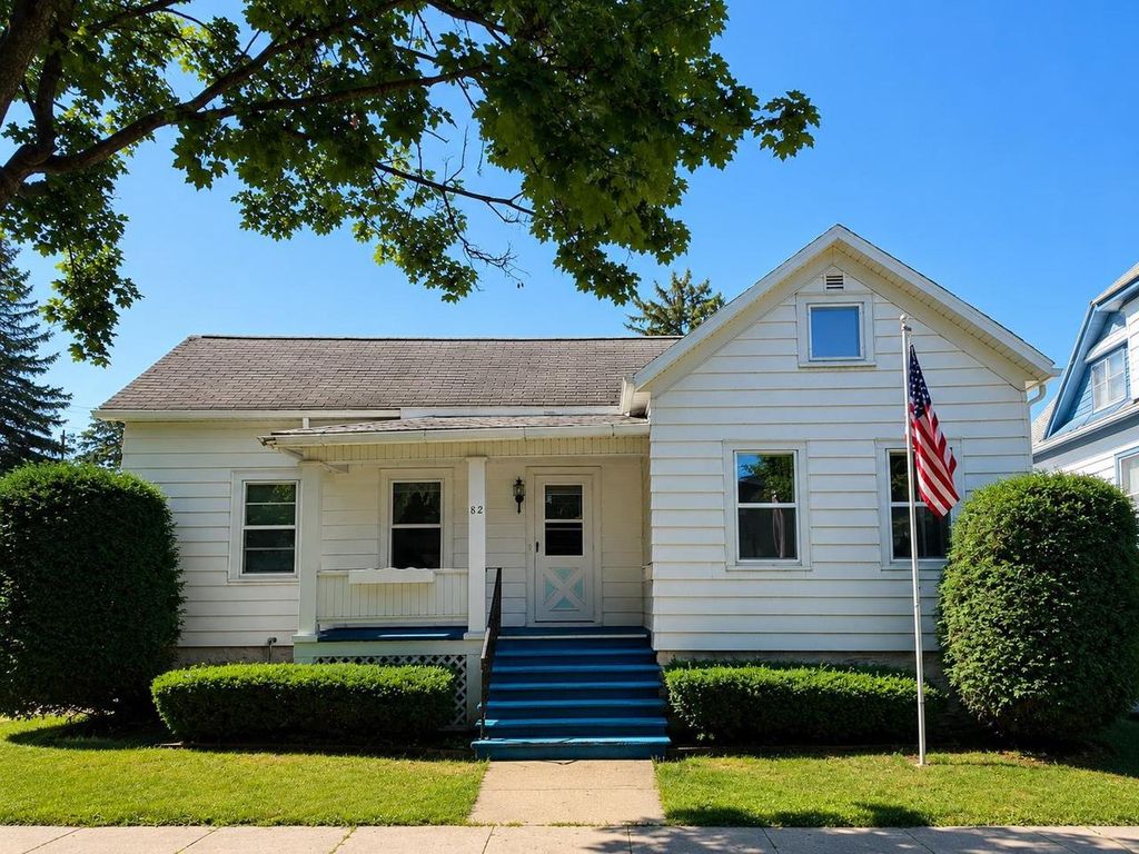 82 E 11TH STREET, Fond Du Lac, WI 54935