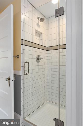 6 7TH ST SE, Washington, DC 20003