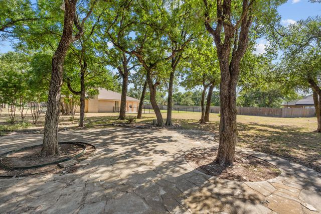 800 Kings Gate Road, Willow Park, TX 76087