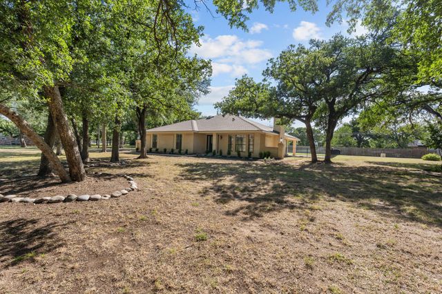 800 Kings Gate Road, Willow Park, TX 76087