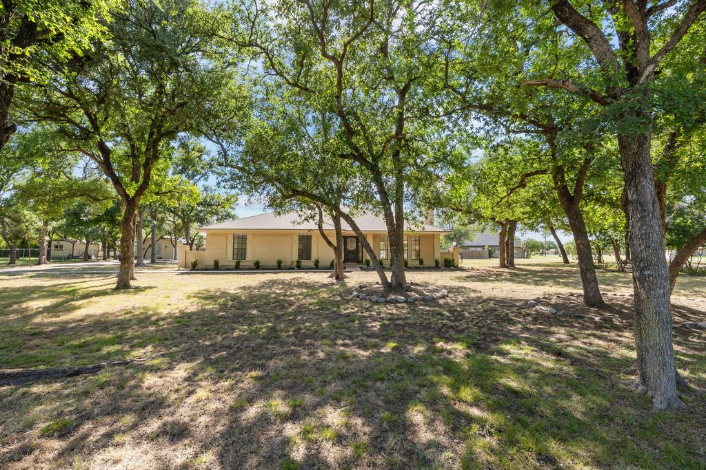 800 Kings Gate Road, Willow Park, TX 76087