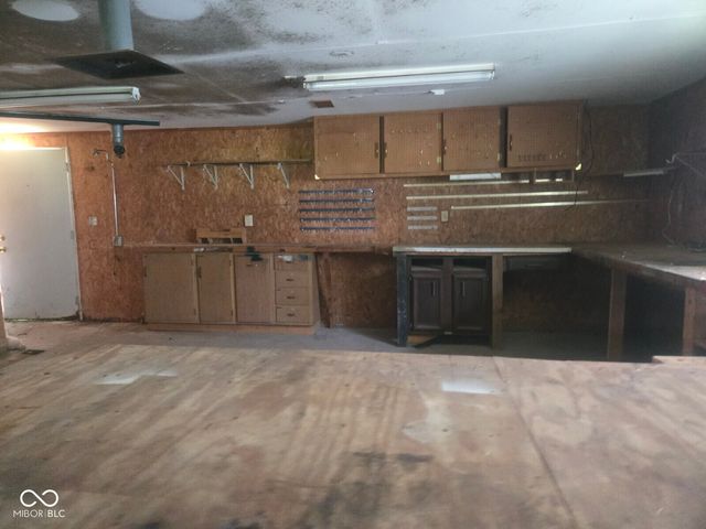 11718 S Reed Street, Clinton, IN 47842