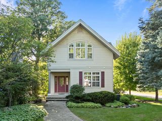2 Lincoln PARKWAY, Williams Bay, WI 53191