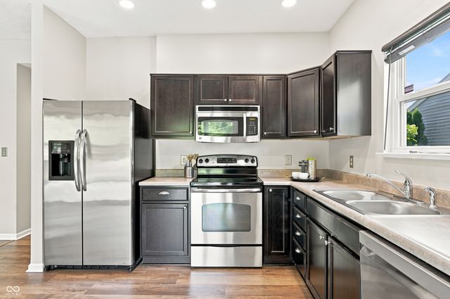 6562 Clary Circle Drive, Greenwood, IN 46143