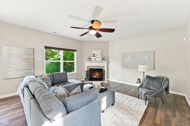 6562 Clary Circle Drive, Greenwood, IN 46143
