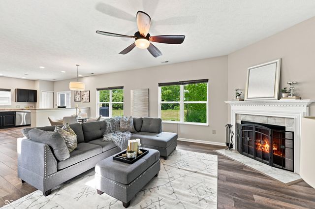 6562 Clary Circle Drive, Greenwood, IN 46143
