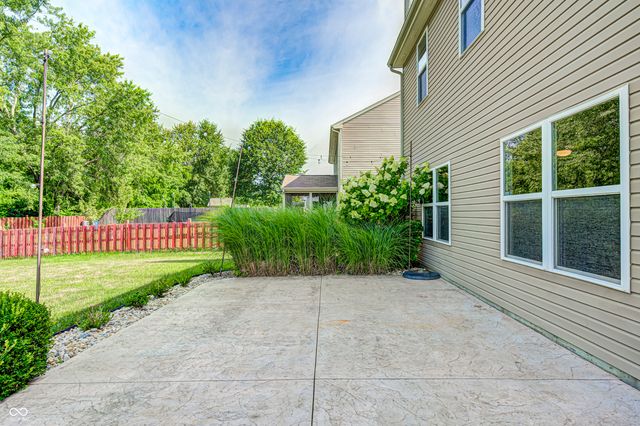 6562 Clary Circle Drive, Greenwood, IN 46143