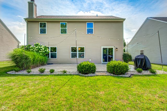 6562 Clary Circle Drive, Greenwood, IN 46143