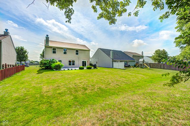 6562 Clary Circle Drive, Greenwood, IN 46143