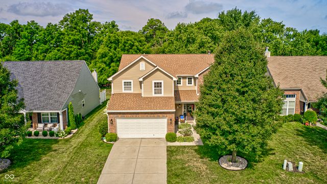 6562 Clary Circle Drive, Greenwood, IN 46143