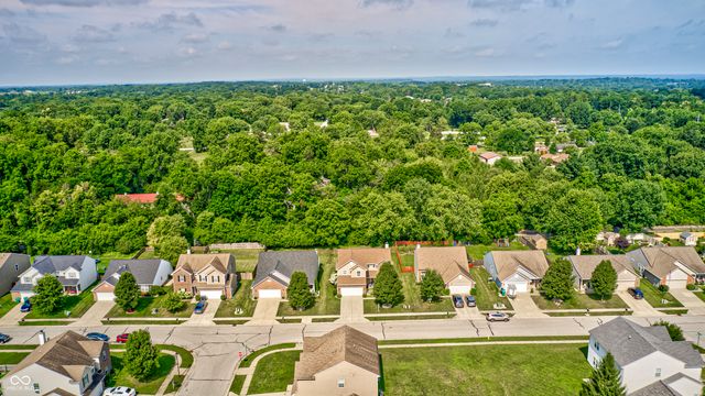 6562 Clary Circle Drive, Greenwood, IN 46143