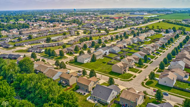 6562 Clary Circle Drive, Greenwood, IN 46143