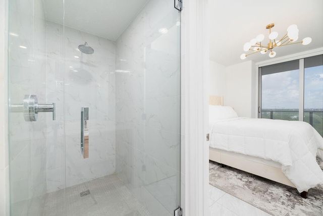 16385 Biscayne Blvd 1202, North Miami Beach, FL 33160