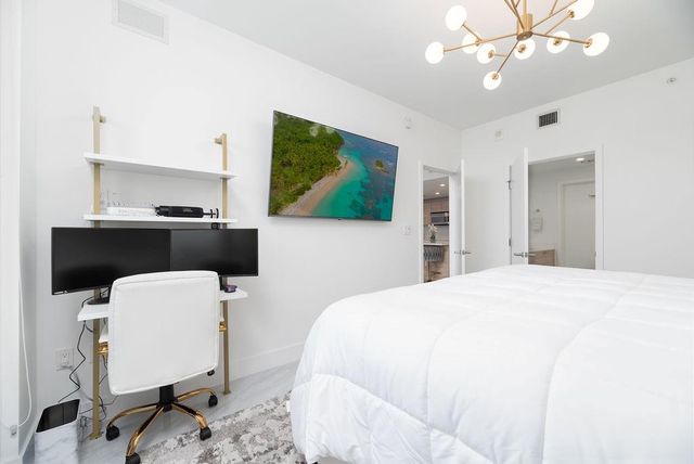 16385 Biscayne Blvd 1202, North Miami Beach, FL 33160