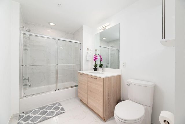 16385 Biscayne Blvd 1202, North Miami Beach, FL 33160